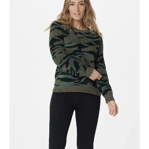 Barefoot Dreams Sweaters - Barefoot Dreams CozyChic Seaside Crew Neck Pullover Green Camo Size L Women’s